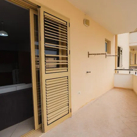 Leo Apartament *