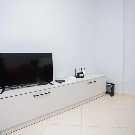 Leo Apartament Avlonya